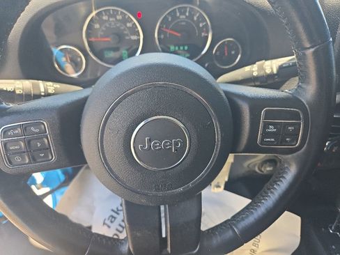 Used 2018 Jeep Wrangler Unlimited Sport w/ Connectivity Group AWD/4WD image 14