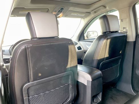 Used 2010 GMC Terrain SLT image 19