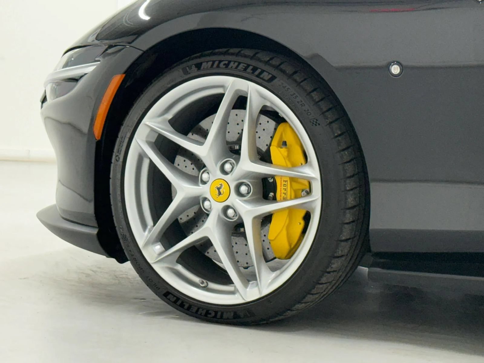 Used 2025 Ferrari Roma Spider RWD image 34
