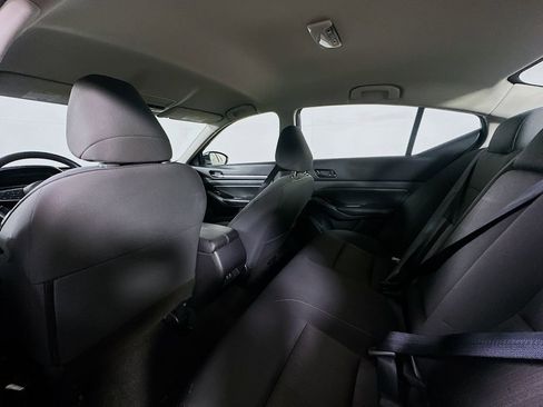 Used 2023 Nissan Altima 2.5 SV FWD image 13