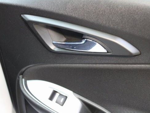 Used 2020 Chevrolet Malibu LT image 11