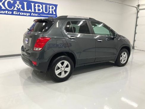 Used 2018 Chevrolet Trax LT w/ LT Convenience Package image 17