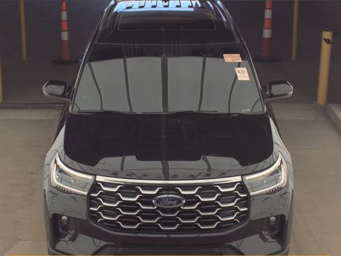 Used 2025 Ford Explorer Platinum w/ LUX Leather Package AWD/4WD image 2