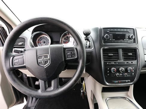 Used 2016 Dodge Grand Caravan SXT FWD image 14