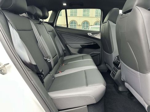 Used 2023 Volkswagen ID.4 Pro S Plus image 12