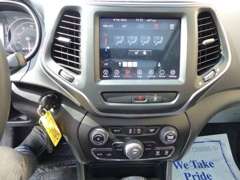 Used 2022 Jeep Cherokee Latitude w/ Sun & Sound Group image 20