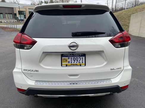 Used 2019 Nissan Rogue SL w/ Premium Package image 3