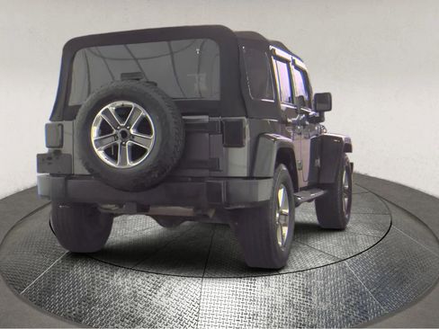 Used 2018 Jeep Wrangler Unlimited Sport S image 2