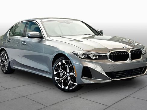 Used 2025 BMW 330i Sedan image 3