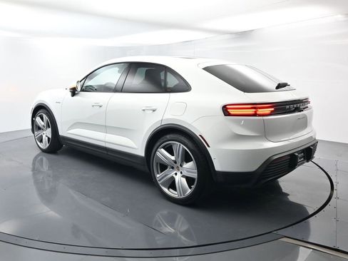 Certified 2025 Porsche Macan 4 Electric image 3