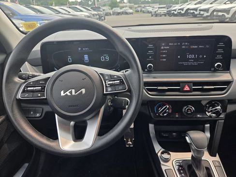 Used 2024 Kia Seltos LX AWD/4WD image 9