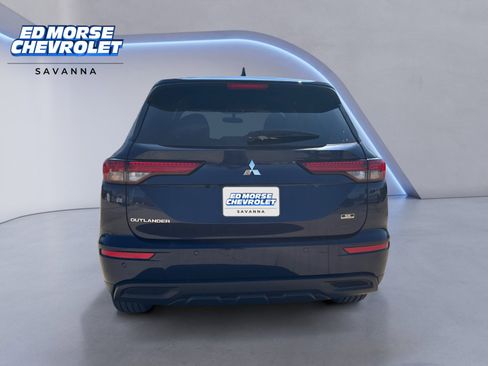Used 2023 Mitsubishi Outlander SE image 4