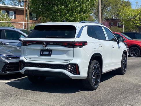 New 2026 Volkswagen Tiguan SEL R-Line image 3