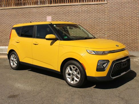 Used 2020 Kia Soul S FWD image 1