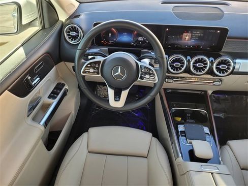 Used 2020 Mercedes-Benz GLB 250 GLB 250 image 11