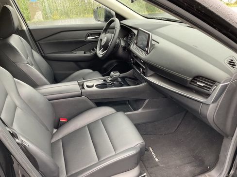 Used 2024 Nissan Rogue SV w/ SV Premium Package AWD/4WD image 19
