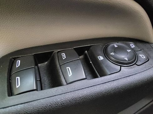 Used 2021 Chevrolet Equinox LT FWD image 27