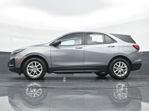 Used 2023 Chevrolet Equinox LS w/ LS Convenience Package image 18
