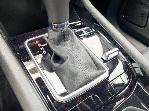 New 2026 Jeep Compass Limited image 14