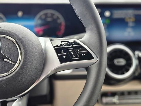 Certified 2026 Mercedes-Benz GLB 250 4MATIC image 29