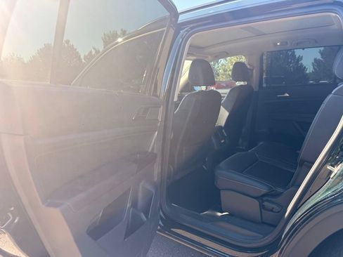 Used 2021 Volkswagen Atlas SE w/ Panoramic Sunroof Package AWD/4WD image 13