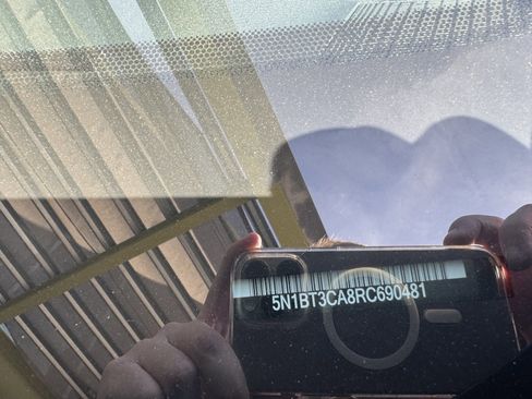 Used 2024 Nissan Rogue SL w/ SL Premium Package image 48