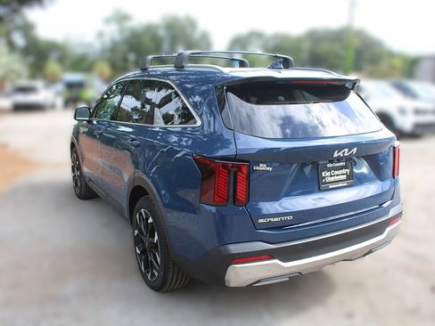 Used 2024 Kia Sorento SX FWD image 13