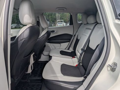 Used 2018 Jeep Compass Latitude w/ Popular Equipment Group FWD image 25