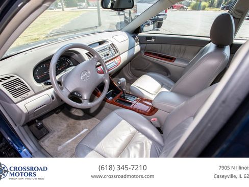 Used 2002 Toyota Camry XLE w/ Pkg 8 FWD image 5