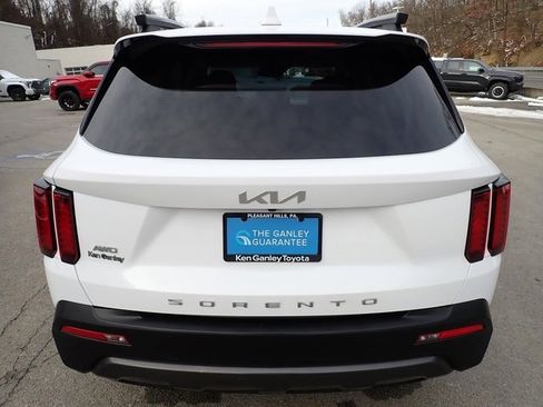Used 2022 Kia Sorento S image 5