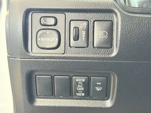 Used 2022 Toyota 4Runner TRD Off-Road AWD/4WD image 17