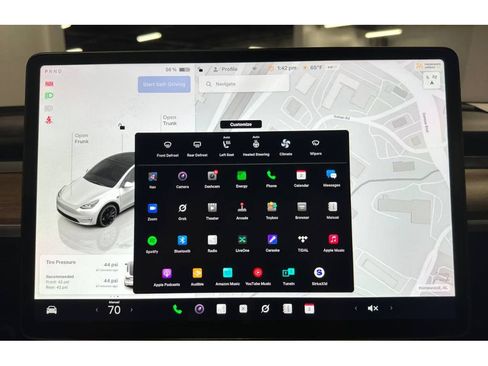 Used 2023 Tesla Model Y Performance image 32