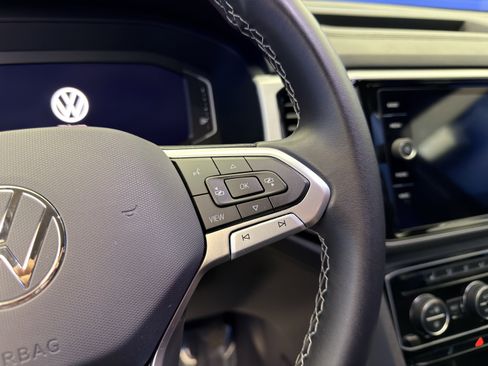 Used 2023 Volkswagen Atlas SE w/ Black Wheel Package image 17