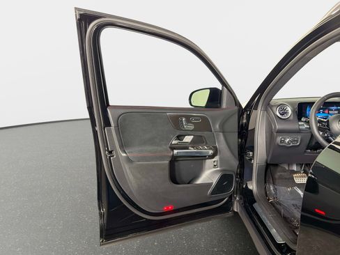 Used 2026 Mercedes-Benz GLB 35 AMG 4MATIC image 37