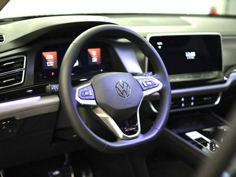 New 2026 Volkswagen Atlas Peak Edition image 12