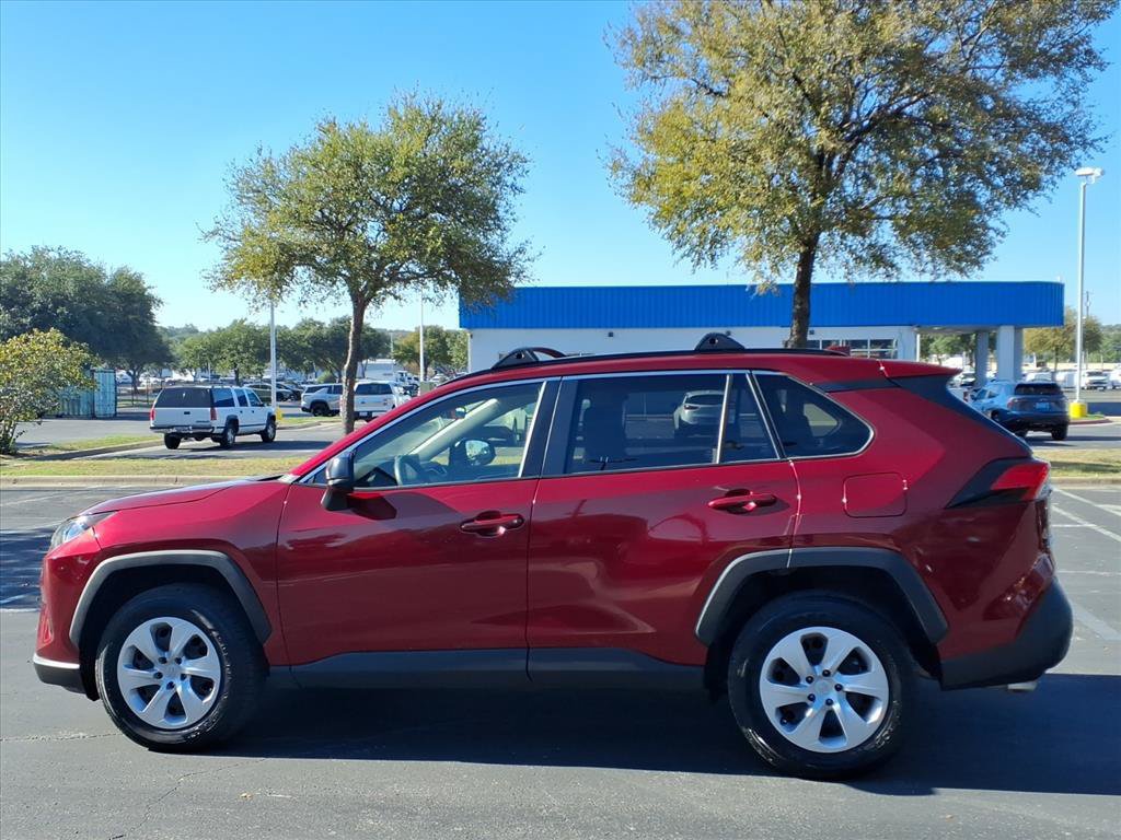Used 2021 Toyota RAV4 LE FWD image 9