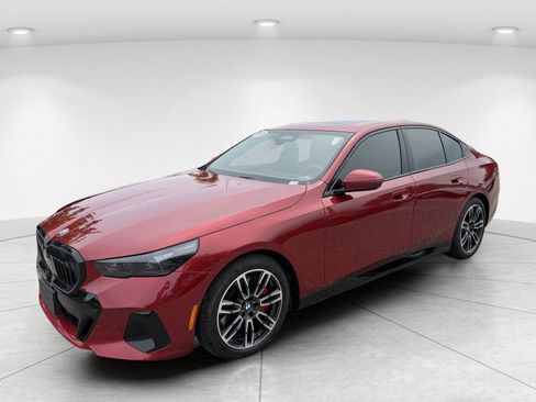 Certified 2024 BMW 540i xDrive w/ Premium Package AWD/4WD image 8