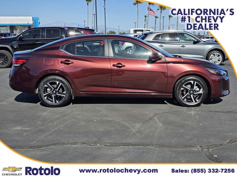Used 2025 Nissan Sentra SV FWD image 8