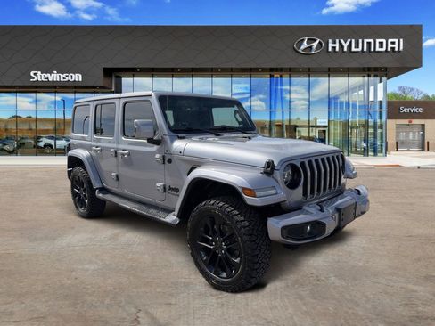 Used 2021 Jeep Wrangler Unlimited Sahara AWD/4WD image 3