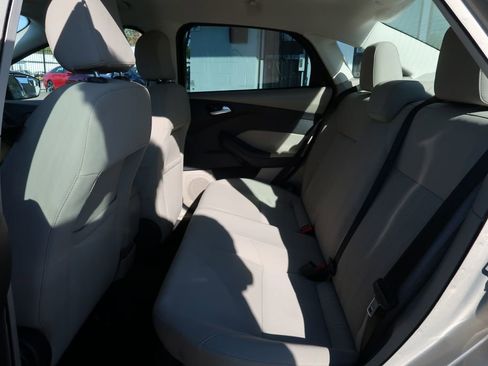 Used 2015 Ford Focus SE image 7