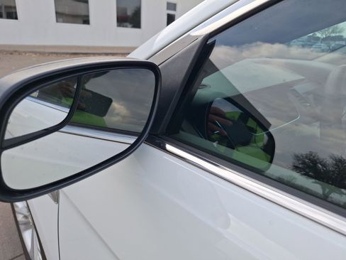 Used 2019 Ford Taurus SE image 15