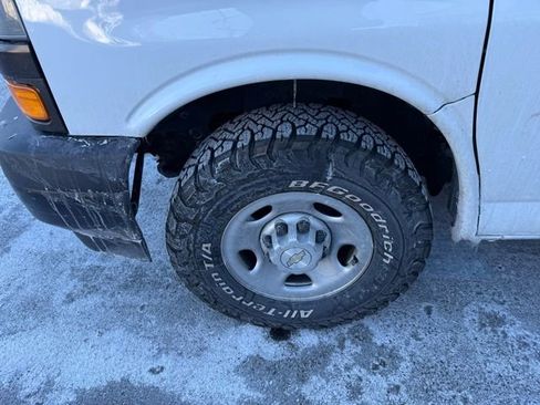 Used 2022 Chevrolet Express 2500 w/ Communications Package image 4