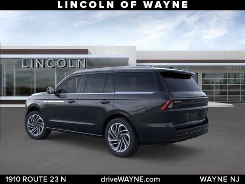 New 2025 Lincoln Navigator Reserve AWD/4WD image 5