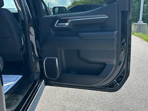Used 2024 Chevrolet Silverado 1500 LT AWD/4WD image 25