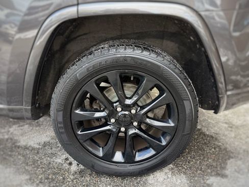 Used 2018 Jeep Grand Cherokee Altitude image 7