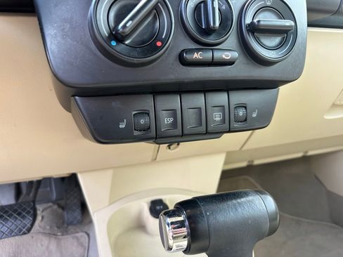 Used 2010 Volkswagen Beetle Final Edition FWD image 16