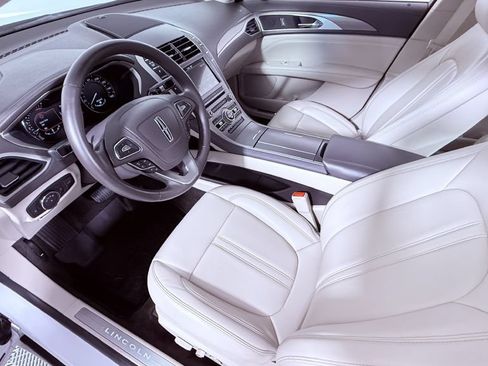 Used 2018 Lincoln MKZ Premiere AWD/4WD image 16