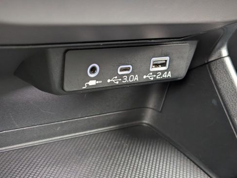 Used 2024 Subaru Crosstrek 2.0i Premium image 26