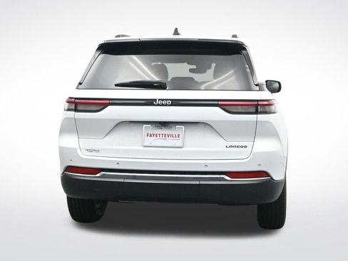 Used 2023 Jeep Grand Cherokee Laredo RWD image 6