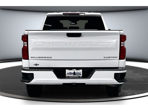 Used 2023 Chevrolet Silverado 1500 Custom image 5